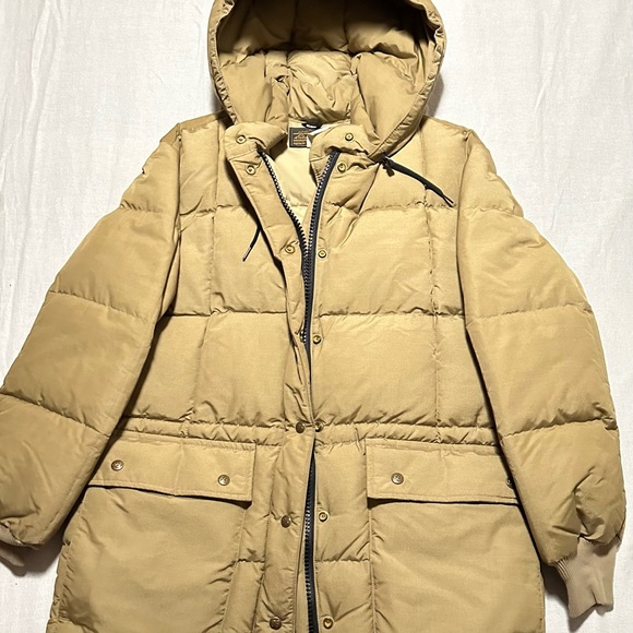 Goose down tan coat, size medium. - Picture 2 of 4